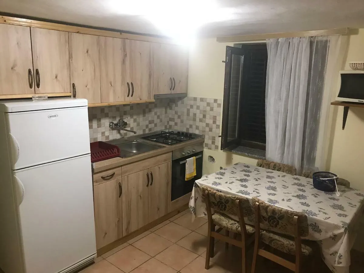 Guest house Ela Apartmani A1 Gornji Karin