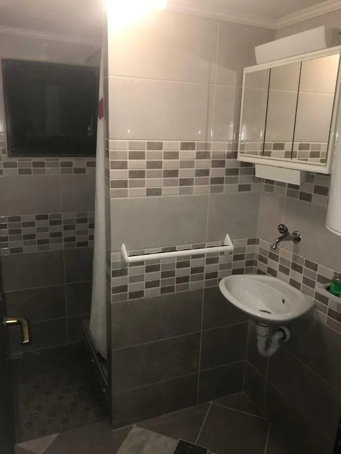 Ela Apartmani A1 Gornji Karin 0*,  Croatia