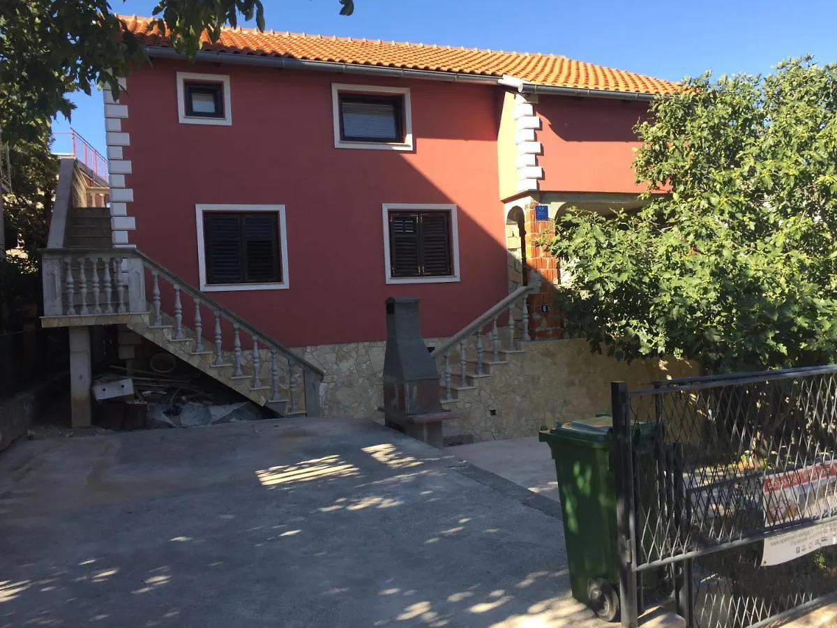 Ela Apartmani A1 Gornji Karin 0*,  Croatia
